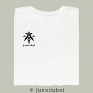 Camiseta blanca y negra pukemoni